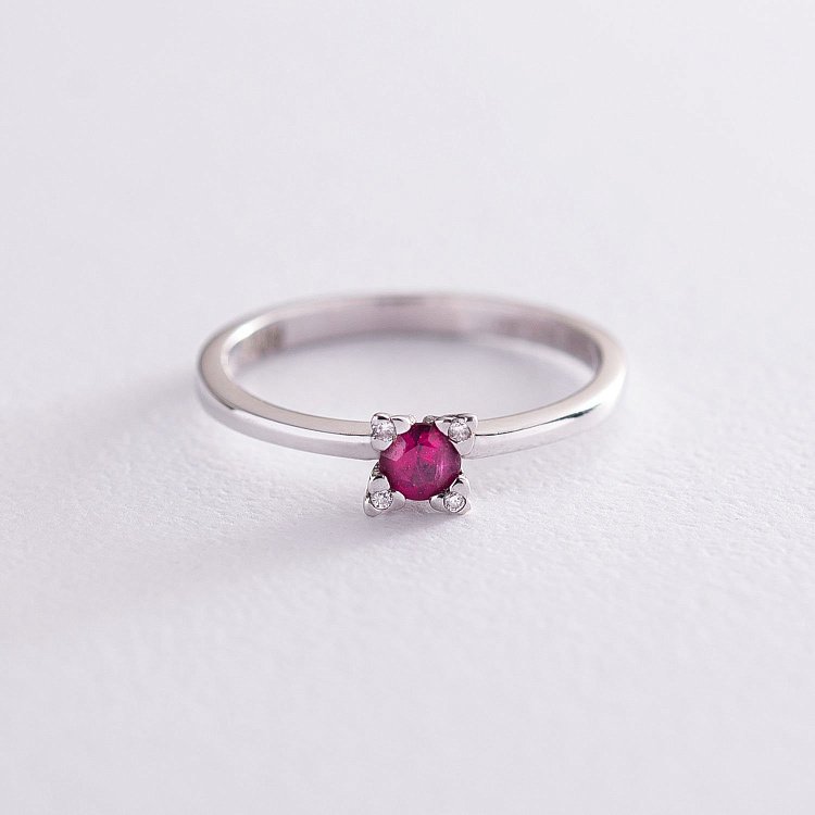 Золота каблучка з рубіном і діамантами км0379 від ювелірного магазину Онікс