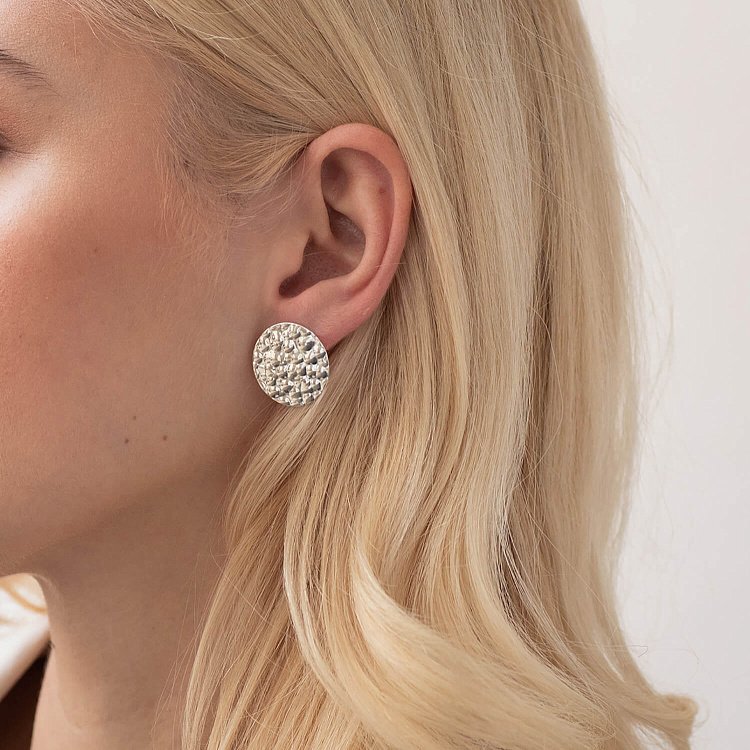 Срібні сережки - пусети "Теона" (2.1 см) 123175 від ювелірного магазину Онікс