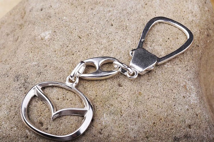 Брелок "Mazda" 10728 от ювелирного магазина Оникс - 1