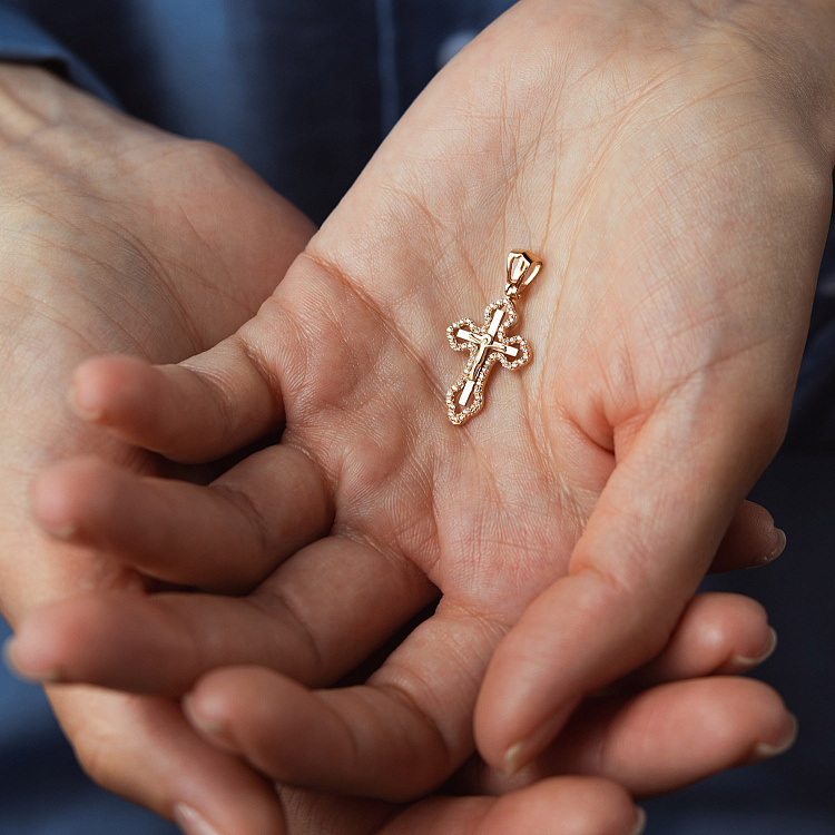 Золотой крестик "Распятие" с фианитами 2092600 от ювелирного магазина Оникс - 1
