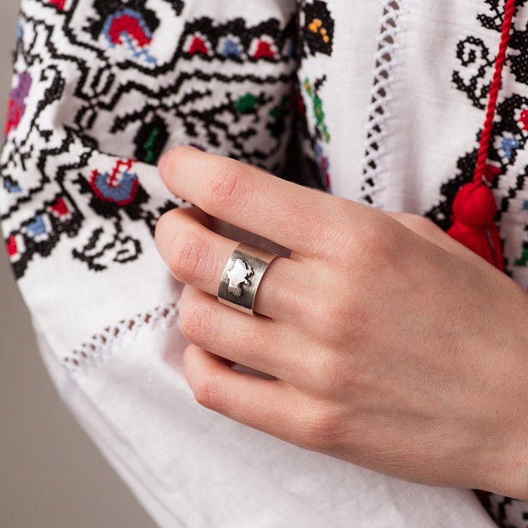 Серебряное кольцо "Карта Украины" 112649 от ювелирного магазина Оникс - 3