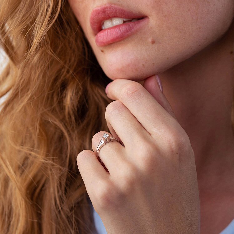 Заручальна каблучка в білому золоті з діамантами к295 від ювелірного магазину Онікс - 1