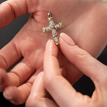 Серебряный крестик с фианитами (позолота) 897 №4