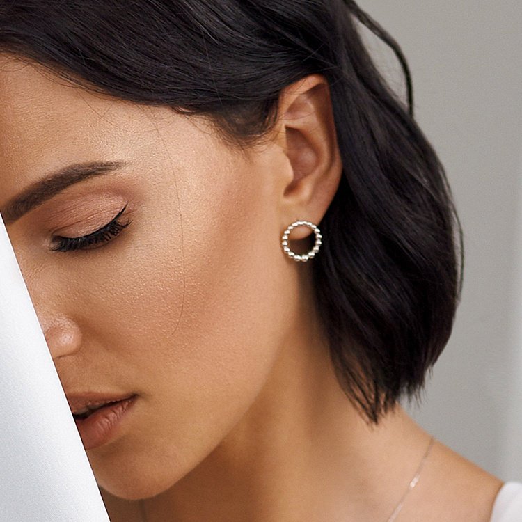 Серьги - пусеты "Легкость" в белом золоте с06912 от ювелирного магазина Оникс