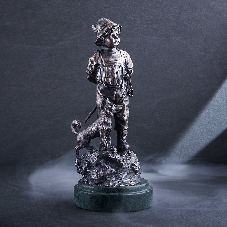 Серебряная фигура ручной работы "Мальчик с собакой" сер00002 от ювелирного магазина Оникс - 3