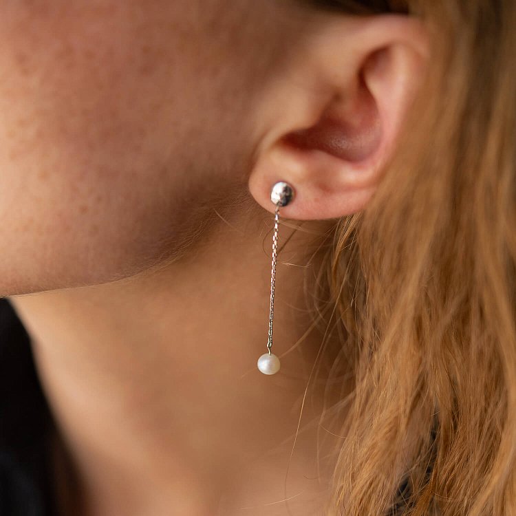 Сережки - пусети "Перлина на ланцюжку" у білому золоті с08302 від ювелірного магазину Онікс - 8