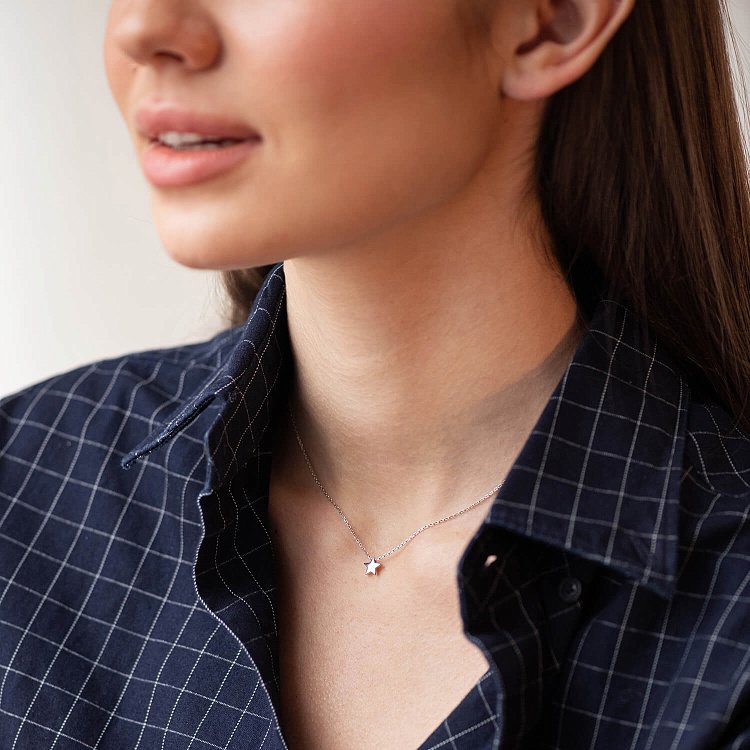Серебряное колье "Звездочка" 908-01086 от ювелирного магазина Оникс - 1