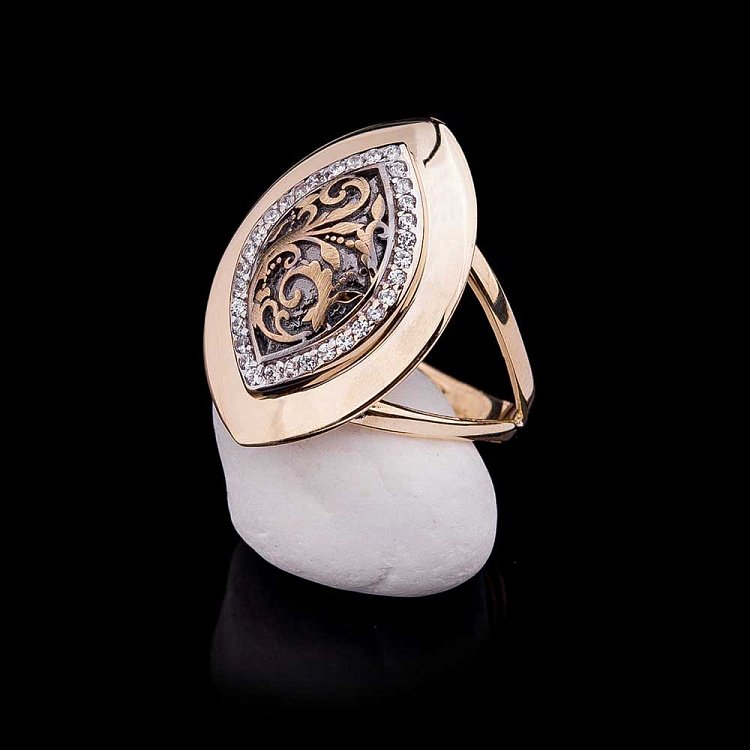 Золотое кольцо с фианитами к04087 от ювелирного магазина Оникс - 2