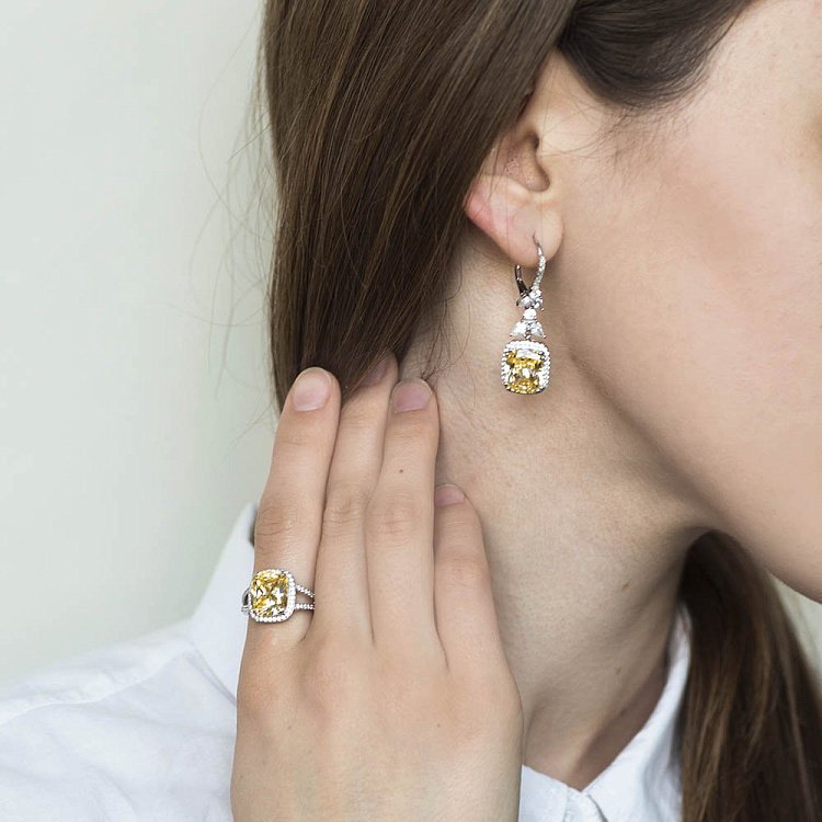 Серебряные серьги с фианитами 121826 от ювелирного магазина Оникс - 2