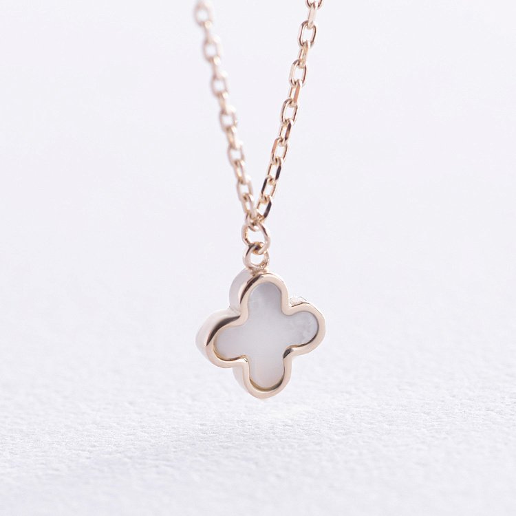 Золоте кольє "Конюшина" з перламутром кол02468 від ювелірного магазину Онікс