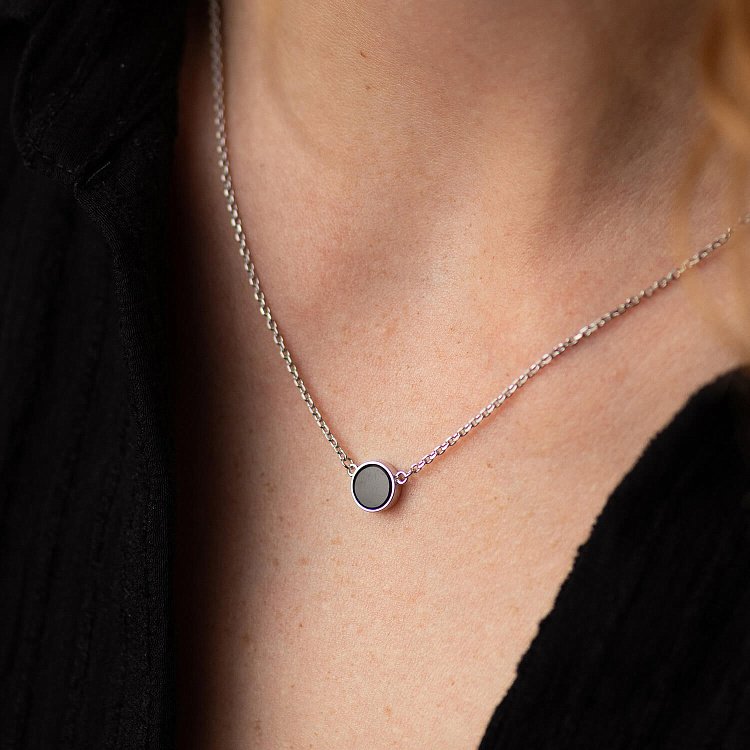 Срібне кольє "Круг" (емаль) 077240 від ювелірного магазину Онікс - 1