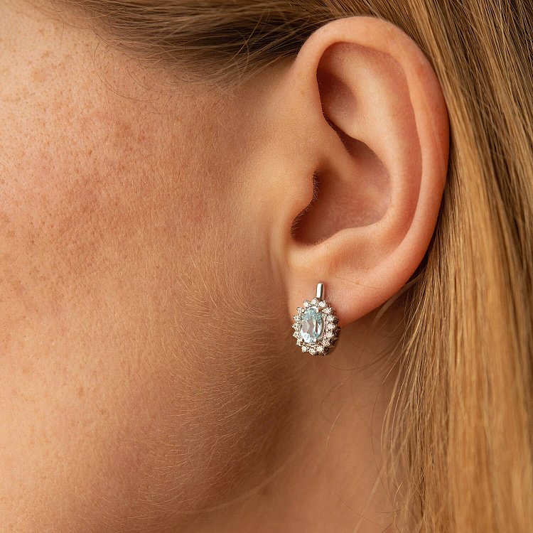 Серебряные серьги с голубыми топазами и фианитами GS-02-134-3910 от ювелирного магазина Оникс - 3