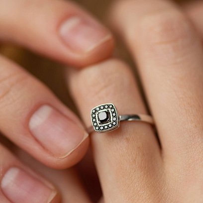 Золота каблучка з чорними діамантами 230011121 №2