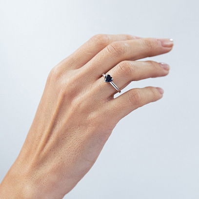 Серебряное кольцо "Сердечко" (синт. сапфир) 1927/1р-HSPH №5