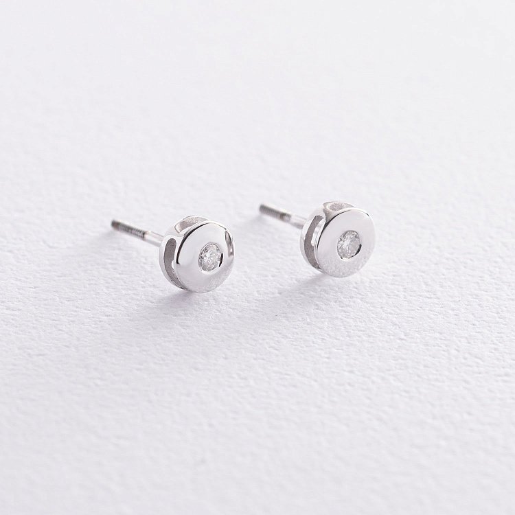 Серьги - пусеты в белом золоте (бриллианты) 102-10048 от ювелирного магазина Оникс