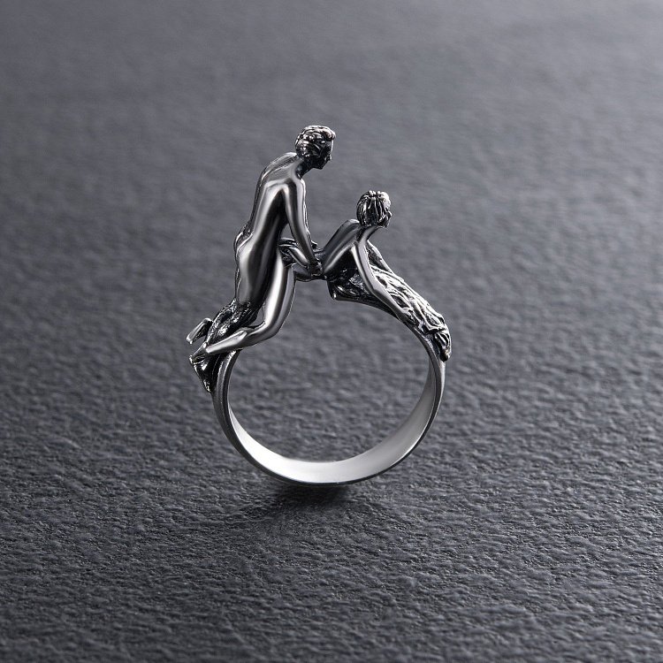 Срібна каблучка "Іскри кохання" 112703 від ювелірного магазину Онікс