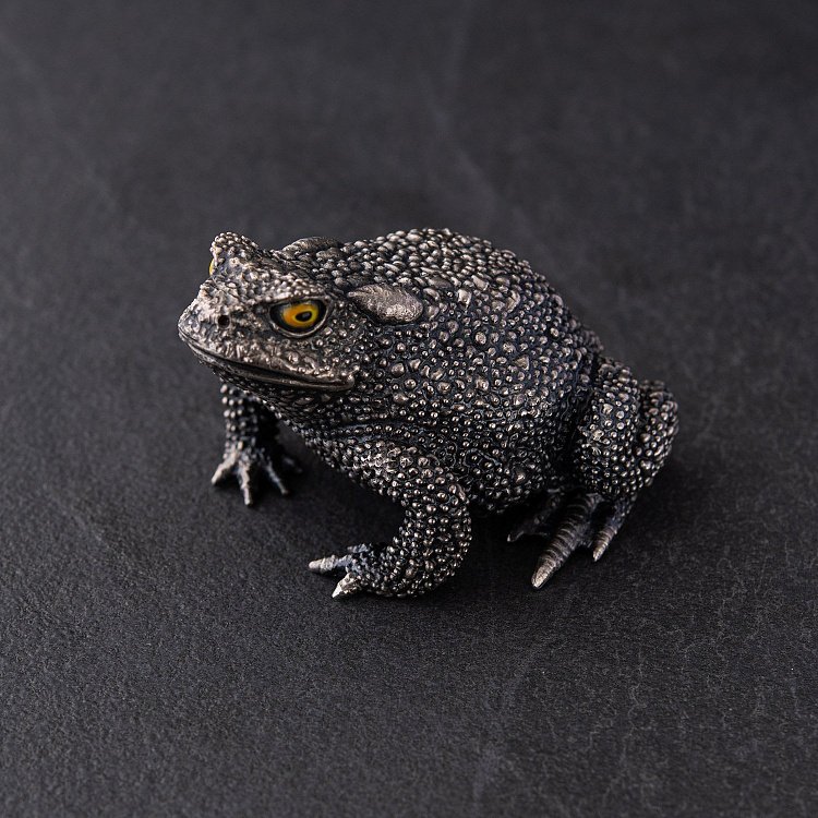 Срібна фігура ручної роботи "Жаба" 23140ж від ювелірного магазину Онікс - 2