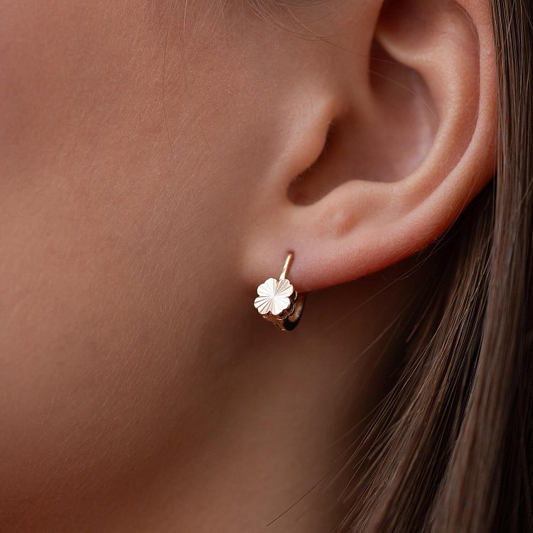 Золотые детские серьги "Клевер" с09246 от ювелирного магазина Оникс - 1