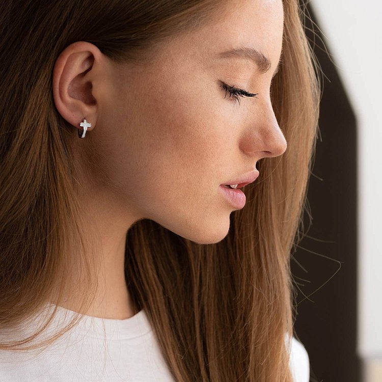 Серебряные серьги "Крестики" с эмалью 122851 от ювелирного магазина Оникс - 3