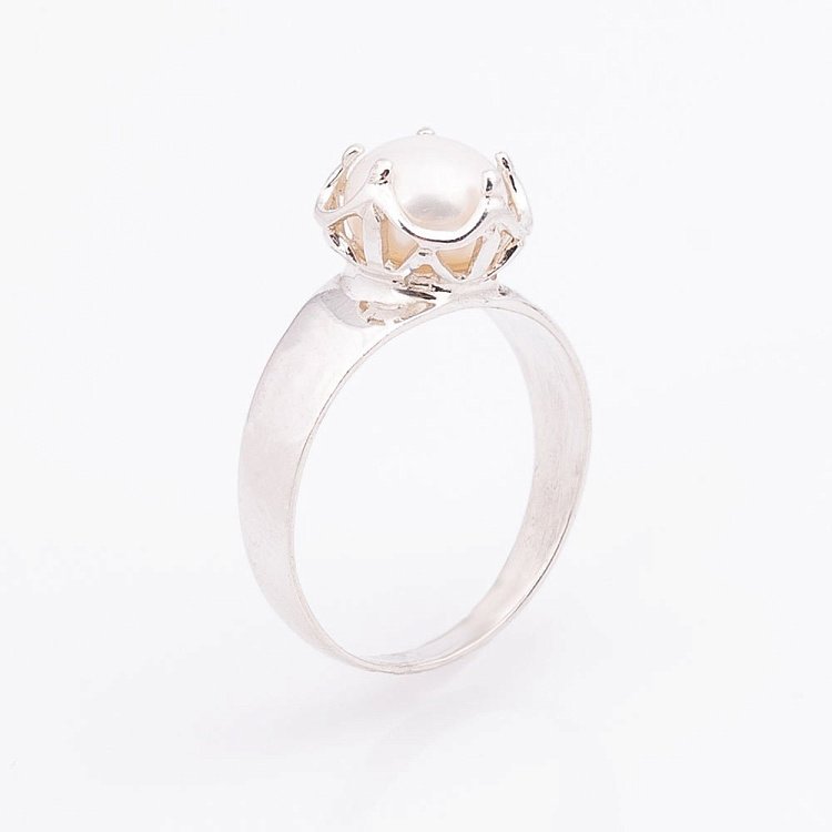 Серебряное кольцо с культ. пресн. жемчугом 111902 от ювелирного магазина Оникс - 1