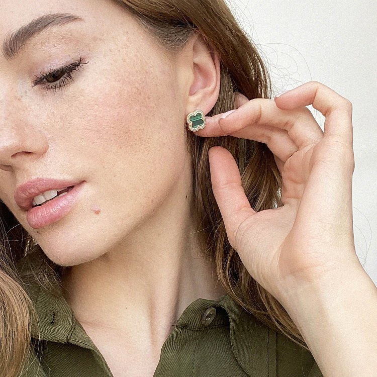 Сережки "Конюшина" в жовтому золоті (малахіт) с06901 від ювелірного магазину Онікс - 6