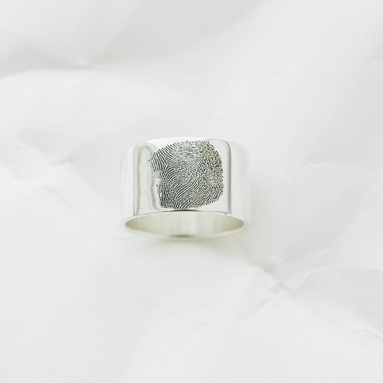 Серебряное кольцо с гравировкой "Отпечаток" 112143отп от ювелирного магазина Оникс - 3