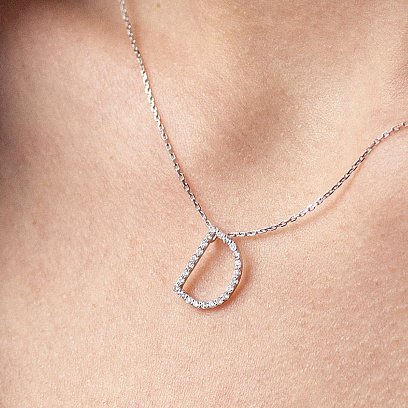 Золоте кольє з літерою "D" з діамантами 133621121 №9