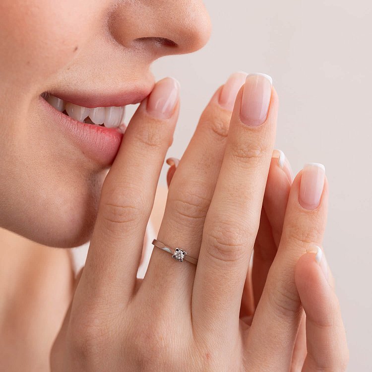 Заручальна золота каблучка з діамантом 22481521 від ювелірного магазину Онікс - 5