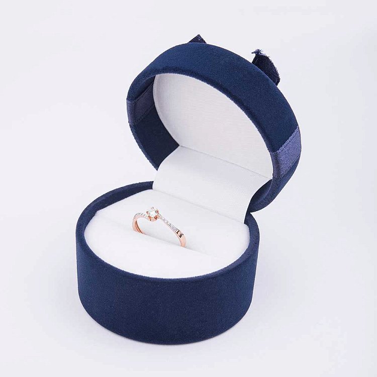 Золотое кольцо с бриллиантами кб0023 от ювелирного магазина Оникс - 3