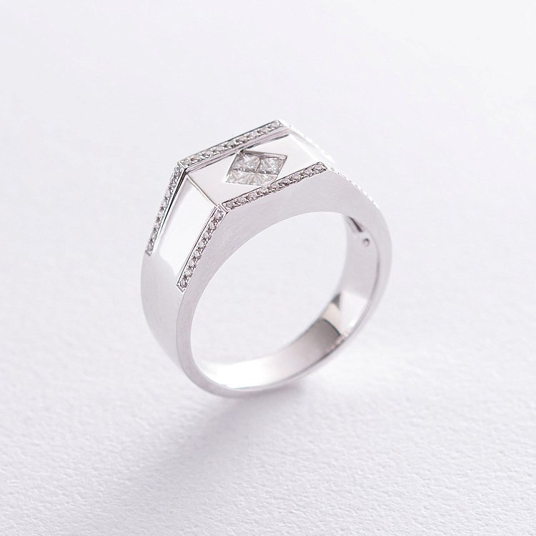 Золота чоловіча печатка з діамантами к987 від ювелірного магазину Онікс