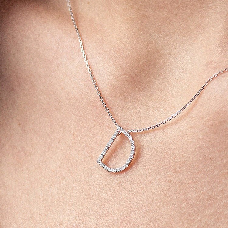 Золоте кольє з літерою "D" з діамантами 133621121 від ювелірного магазину Онікс - 8