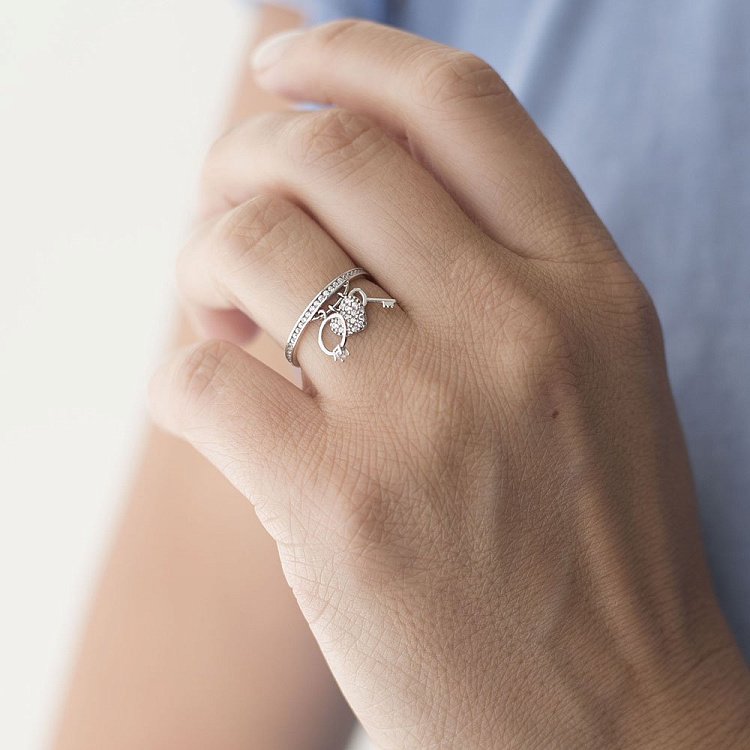 Золота каблучка "Серце і ключик" к05070 від ювелірного магазину Онікс - 1