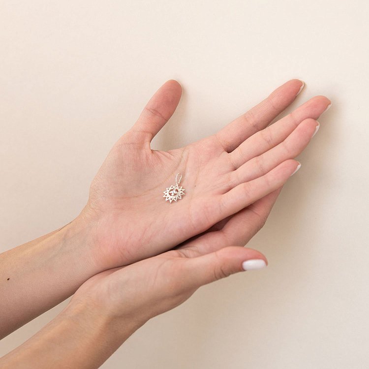 Серебряная подвеска "Звезда Эрцгаммы" с фианитом 131397 от ювелирного магазина Оникс - 1