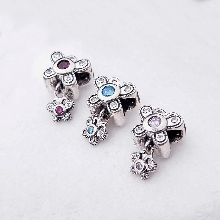 Серебряный шарм "Бабочки" с фианитами 132276ф от ювелирного магазина Оникс - 3