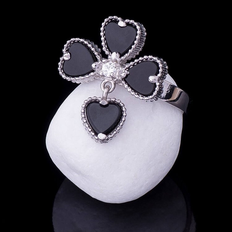 Кольцо "Клевер" (оникс) 111683 от ювелирного магазина Оникс