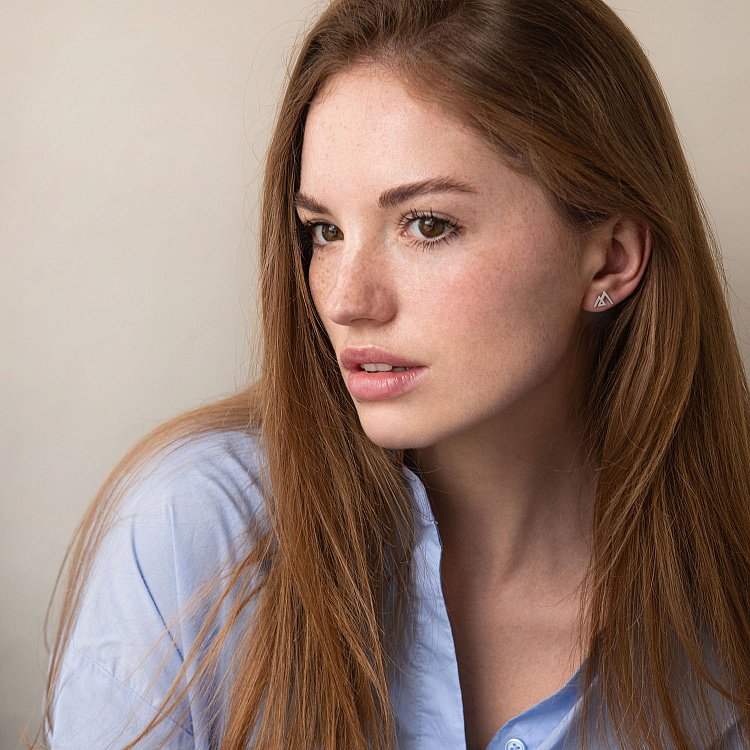 Серьги - пусеты "Горы" в белом золоте с07517 от ювелирного магазина Оникс - 3