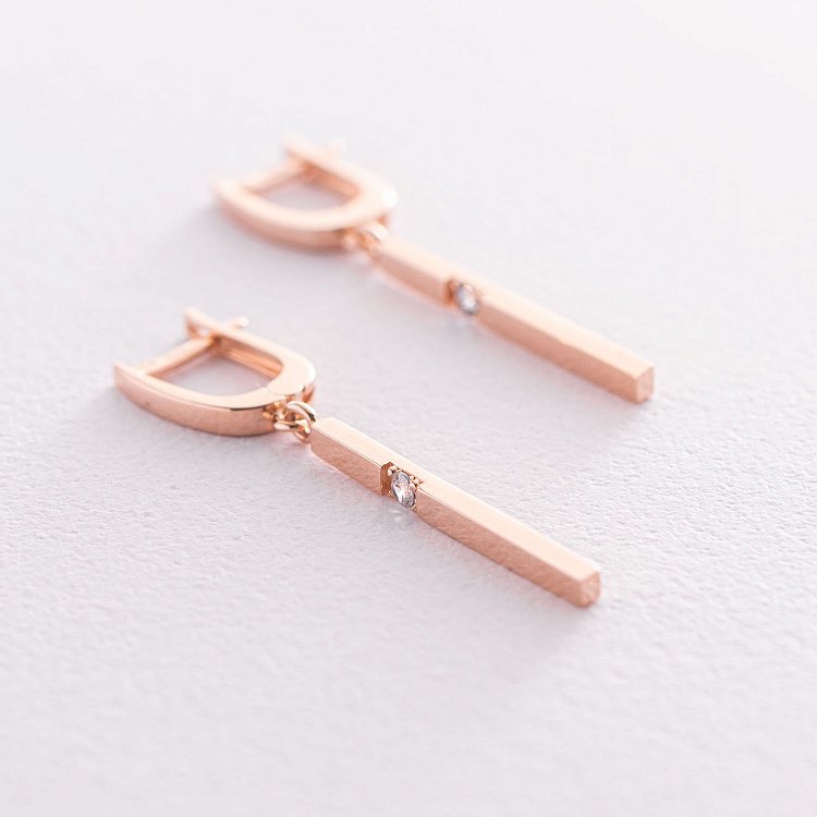 Золоті сережки з фіанітами с07390 від ювелірного магазину Онікс - 3