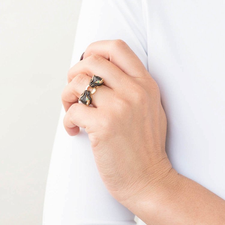 Золота каблучка "Дві пантери" (фіаніти) к05151 від ювелірного магазину Онікс - 3