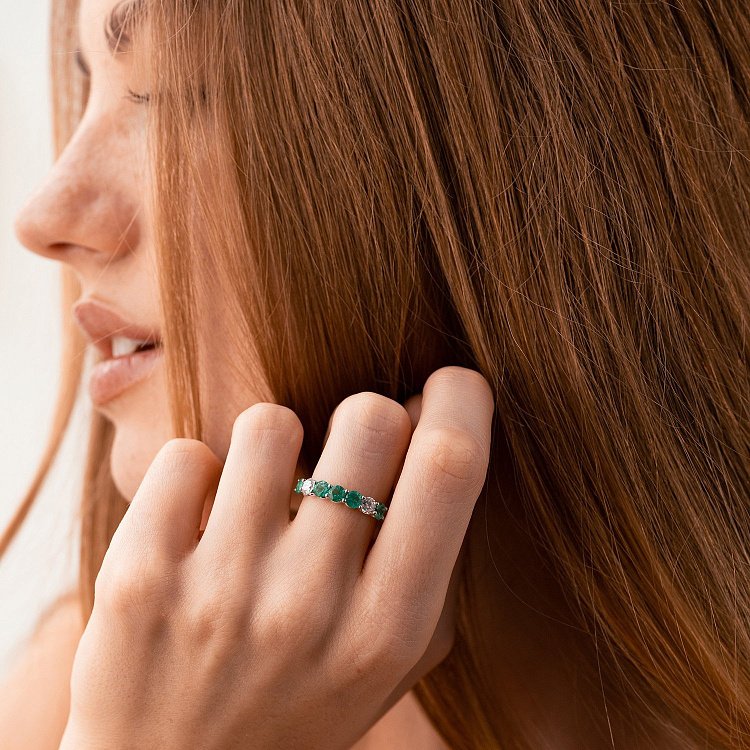 Золота каблучка з смарагдами та діамантами кб0374nl від ювелірного магазину Онікс - 9