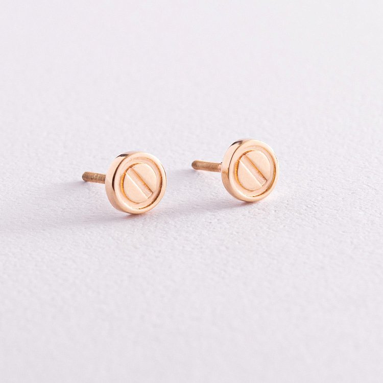 Серьги - пусеты "Love" в желтом золоте с07699 от ювелирного магазина Оникс