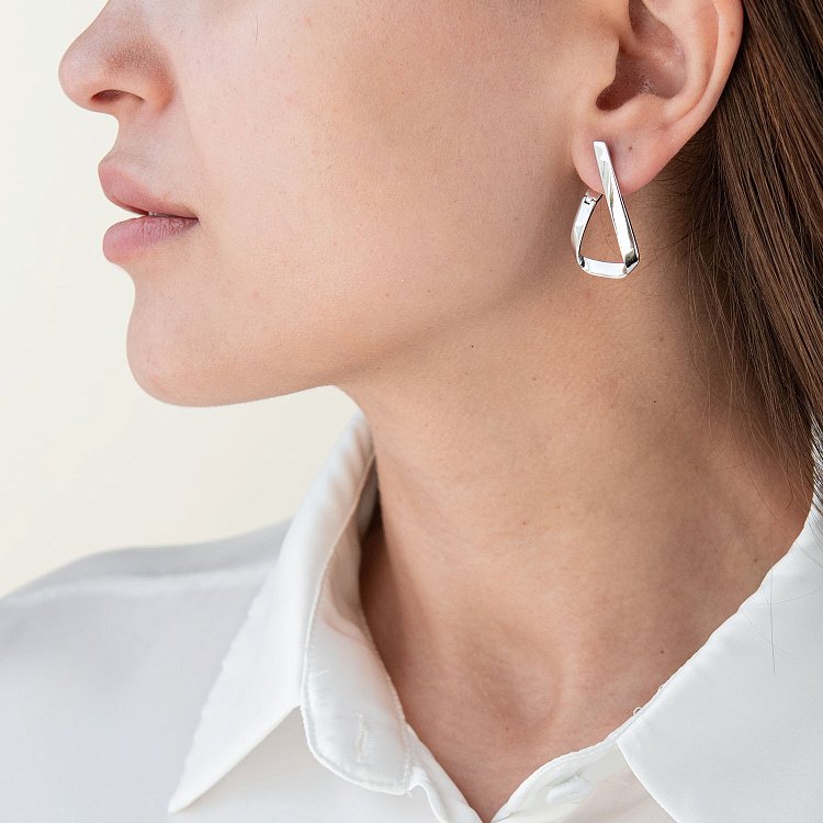 Золотые серьги на английской застежке с07543 от ювелирного магазина Оникс - 1