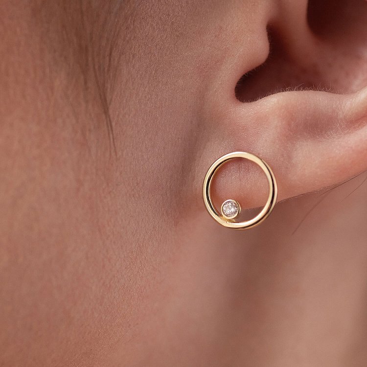 Золоті сережки - пусети "Кругообіг" з фіанітами с08354 від ювелірного магазину Онікс - 4