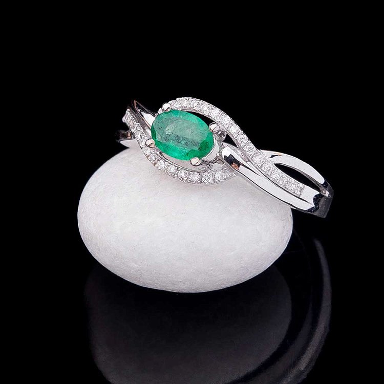 Заручальна каблучка з діамантами і смарагдом кб03042 від ювелірного магазину Онікс - 4