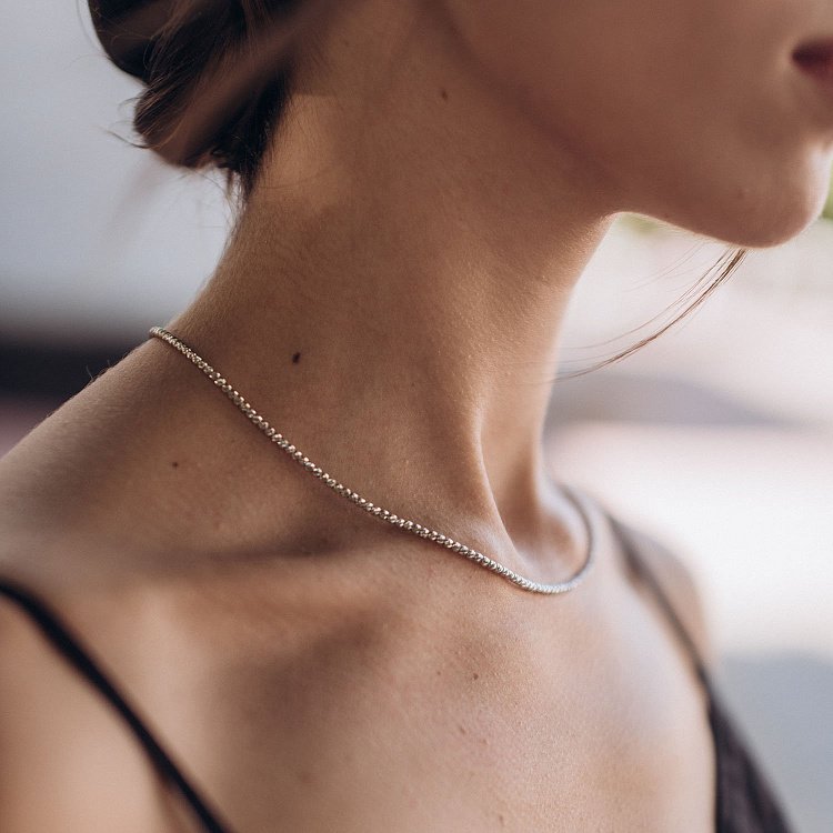 Серебряное колье в стиле минимализм 18849 от ювелирного магазина Оникс - 8