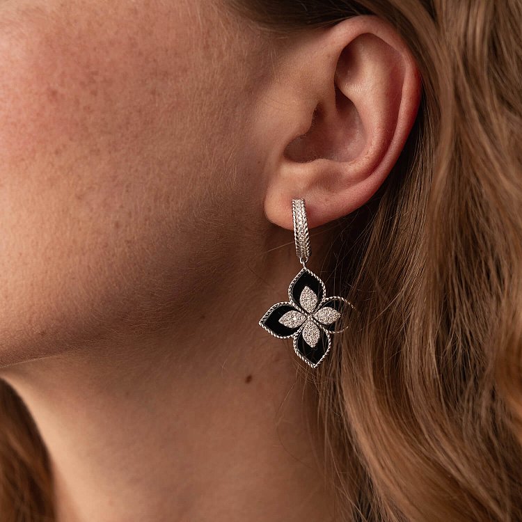 Срібні сережки "Конюшина" (фіаніти, полімер) 123250 від ювелірного магазину Онікс - 1