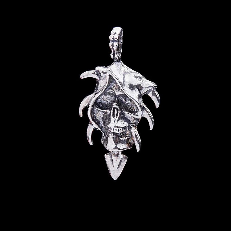 Серебряная подвеска "Череп" 13849 от ювелирного магазина Оникс