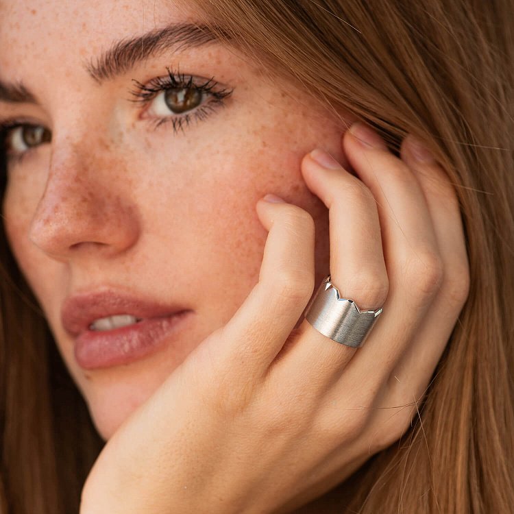 Серебряное кольцо "Gwen" 112819 от ювелирного магазина Оникс - 2