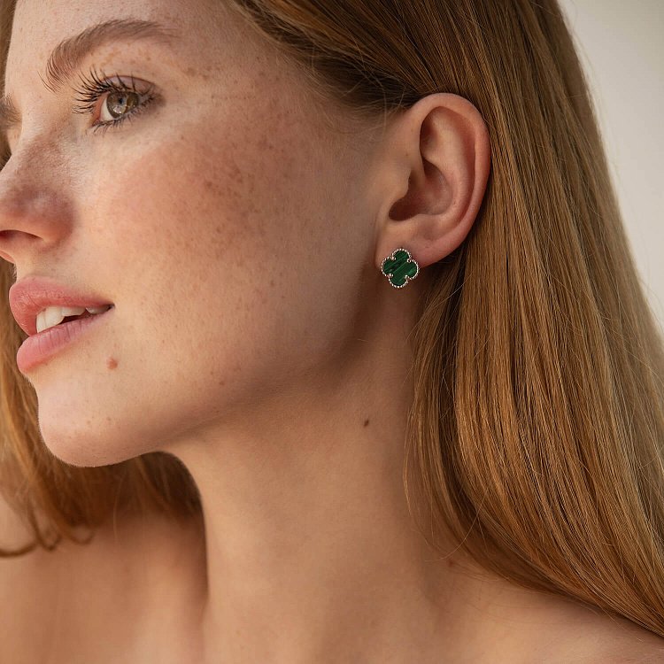 Серьги "Клевер" в белом золоте (малахит) с08401 от ювелирного магазина Оникс - 2