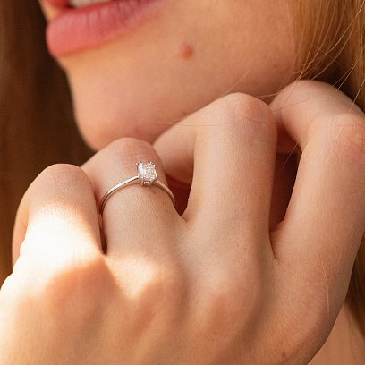 Помолвочное золотое кольцо с бриллиантом 241931121 №6