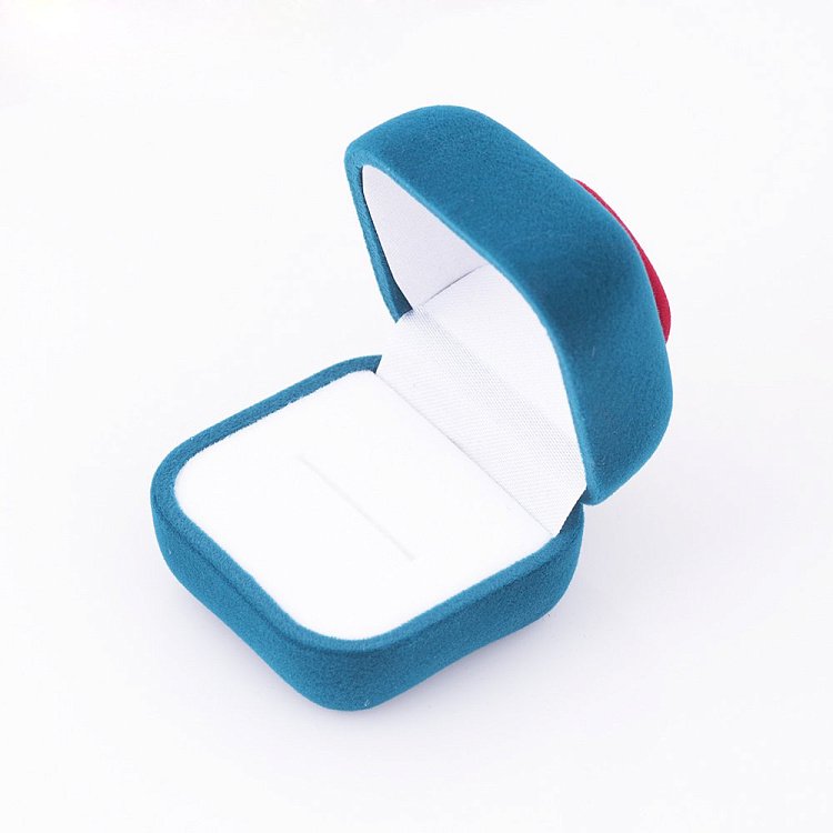 Футляр для прикрас "Сердечко" фу128н50 - 1 Футляр для прикрас "Сердечко" фу128н50 від ювелірного магазину Онікс - 1